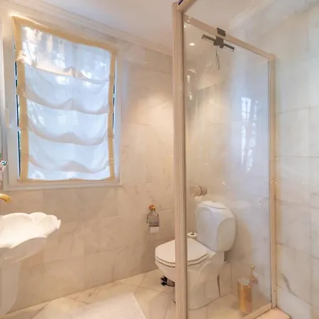 De Luxe A Cap-d'ail Villa