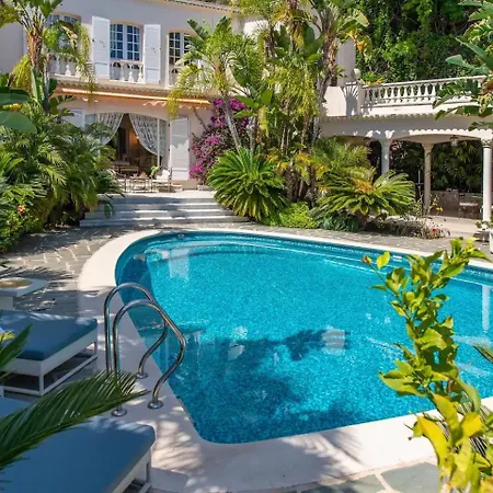 De Luxe A Cap-d'ail *