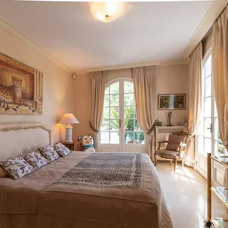 De Luxe A Cap-d'ail Villa
