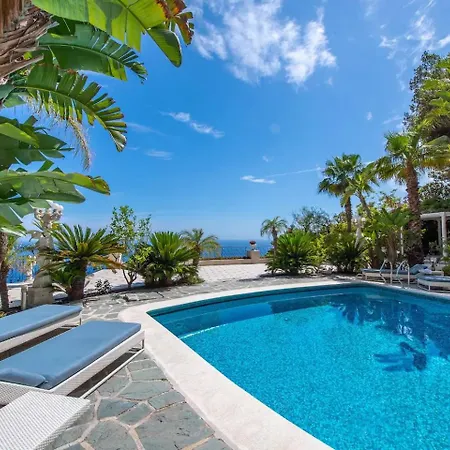 De Luxe A Cap-d'ail Villa *