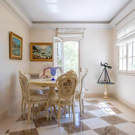 De Luxe à Cap-d'ail Saint-Antoine (Alpes-Maritimes)